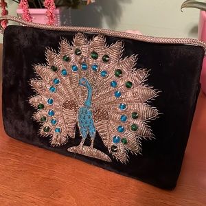 🦚 Vintage 🦚 Black velvet zardozi clutch.